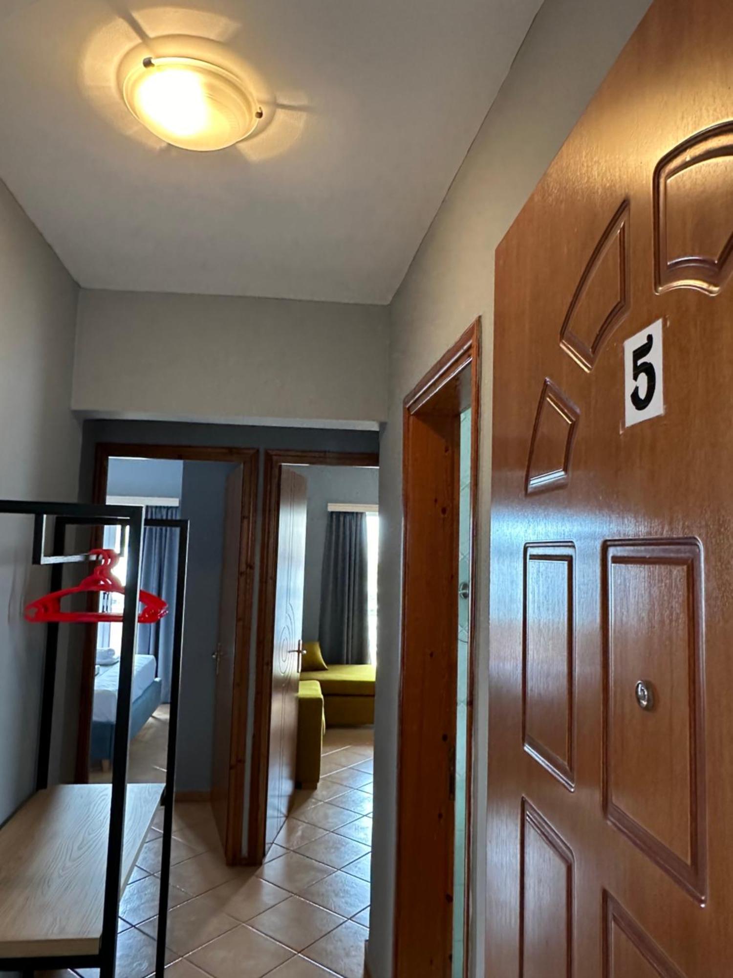 סרנדה Olivias Apartments City Center מראה חיצוני תמונה