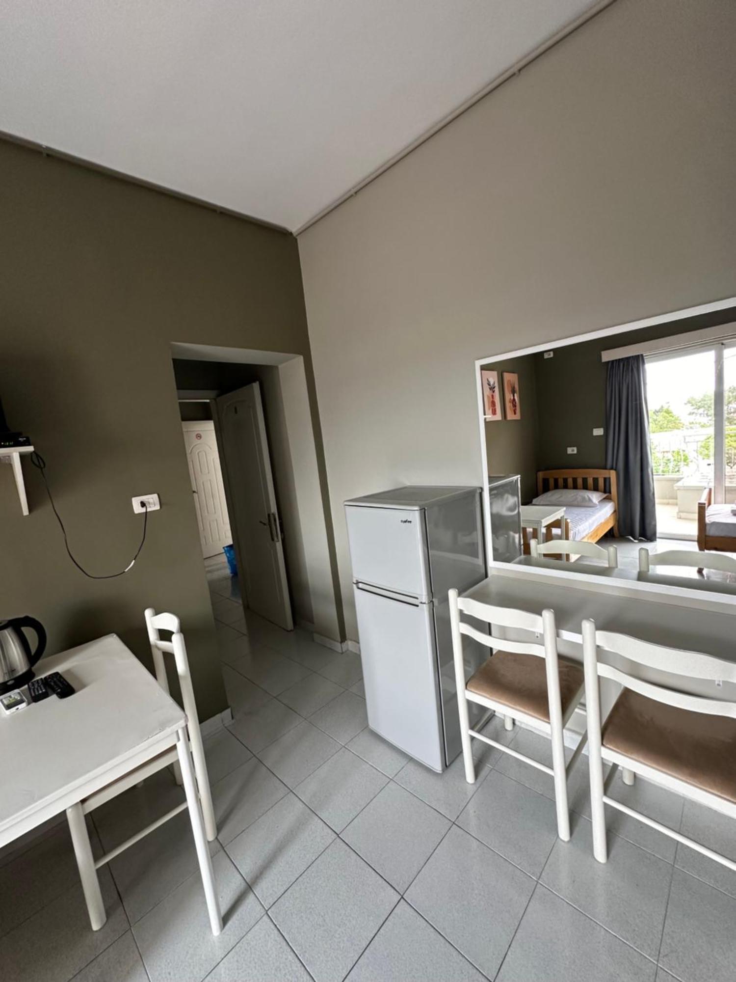 סרנדה Olivias Apartments City Center מראה חיצוני תמונה