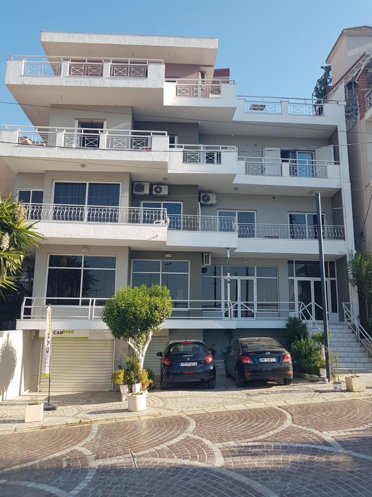סרנדה Olivias Apartments City Center מראה חיצוני תמונה